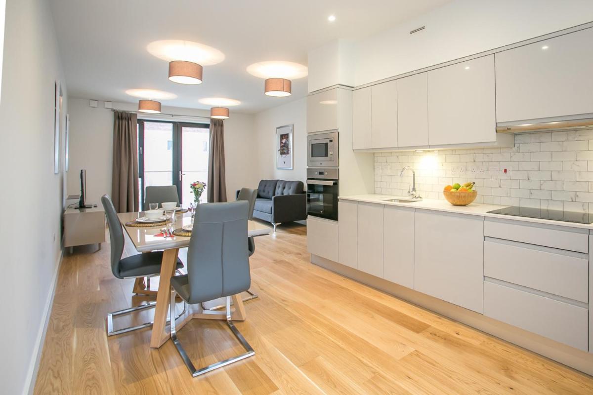 דבלין Grand Canal Square Apartments מראה חיצוני תמונה
