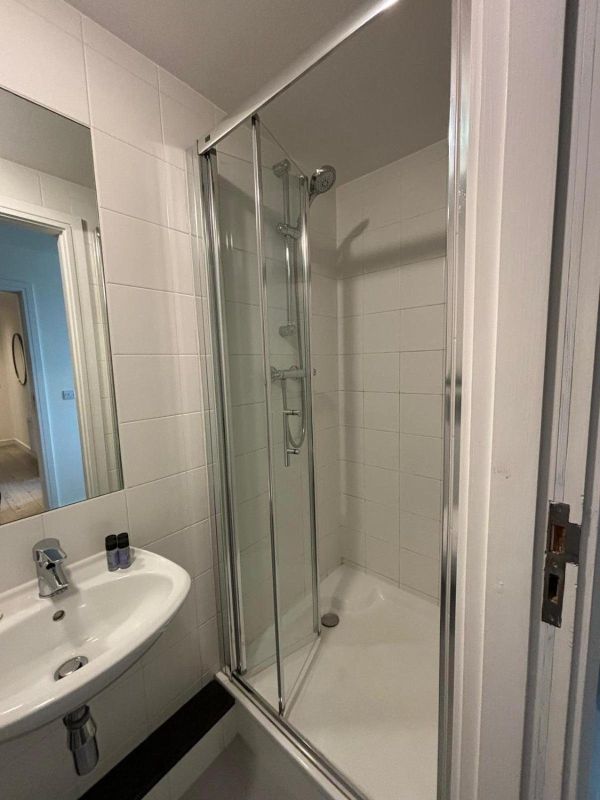 דבלין Grand Canal Square Apartments מראה חיצוני תמונה