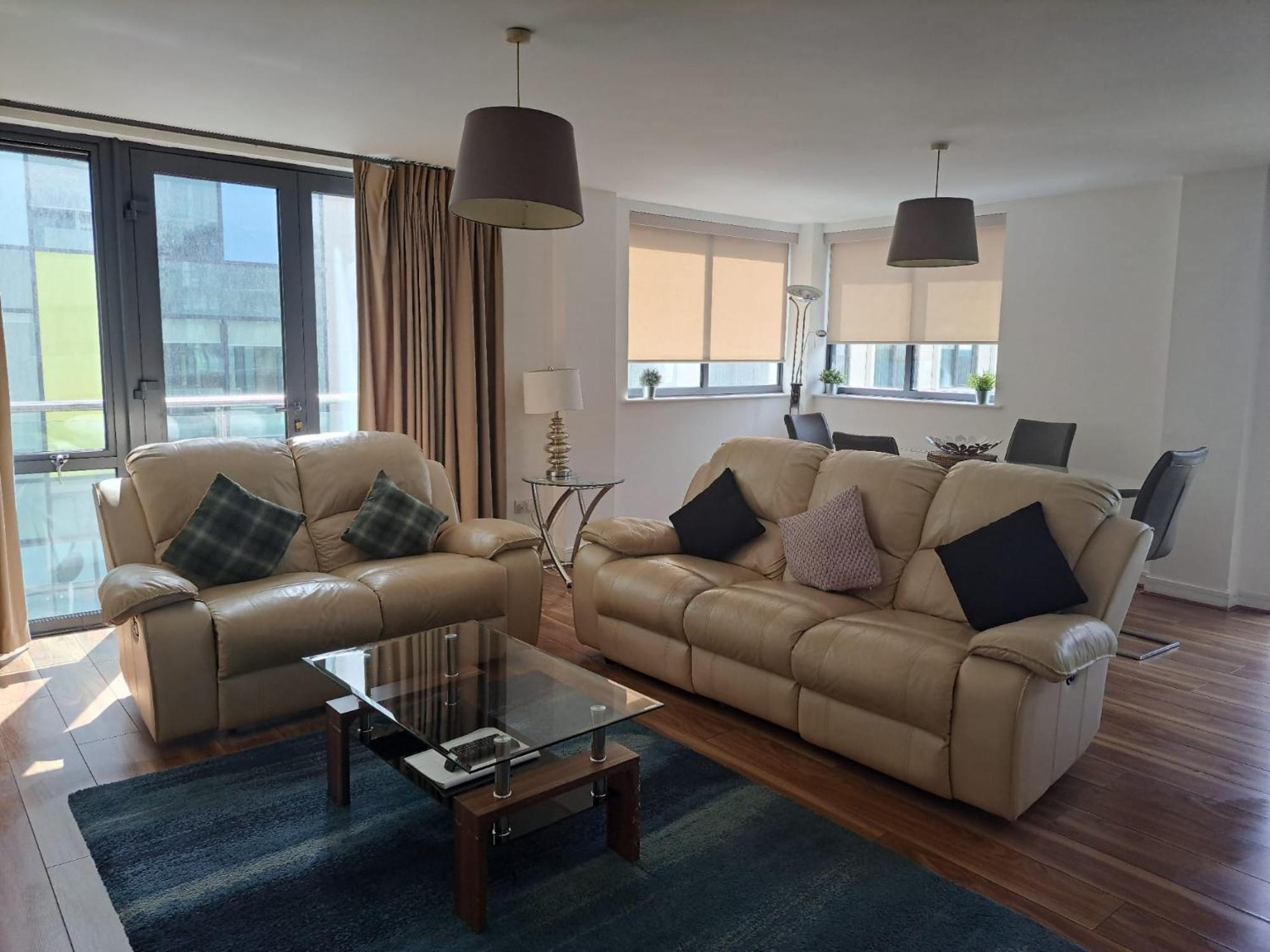 דבלין Grand Canal Square Apartments מראה חיצוני תמונה